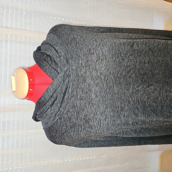Marika 1X Soft Gray Hooded Long Sleeve Top - Picture 5 of 9